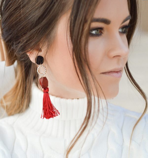 red-earring-girl-600x641-1